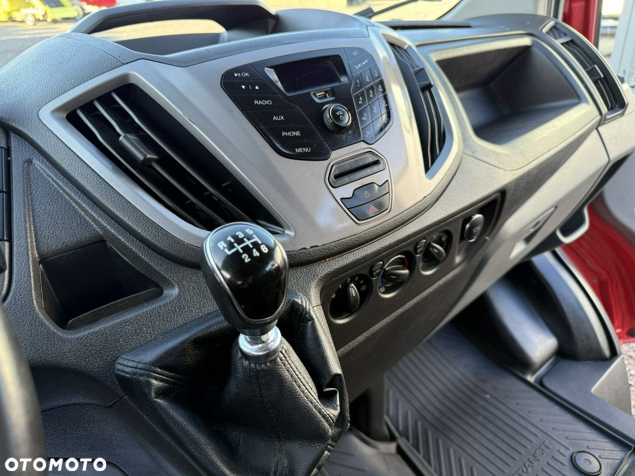 Ford Transit - 12