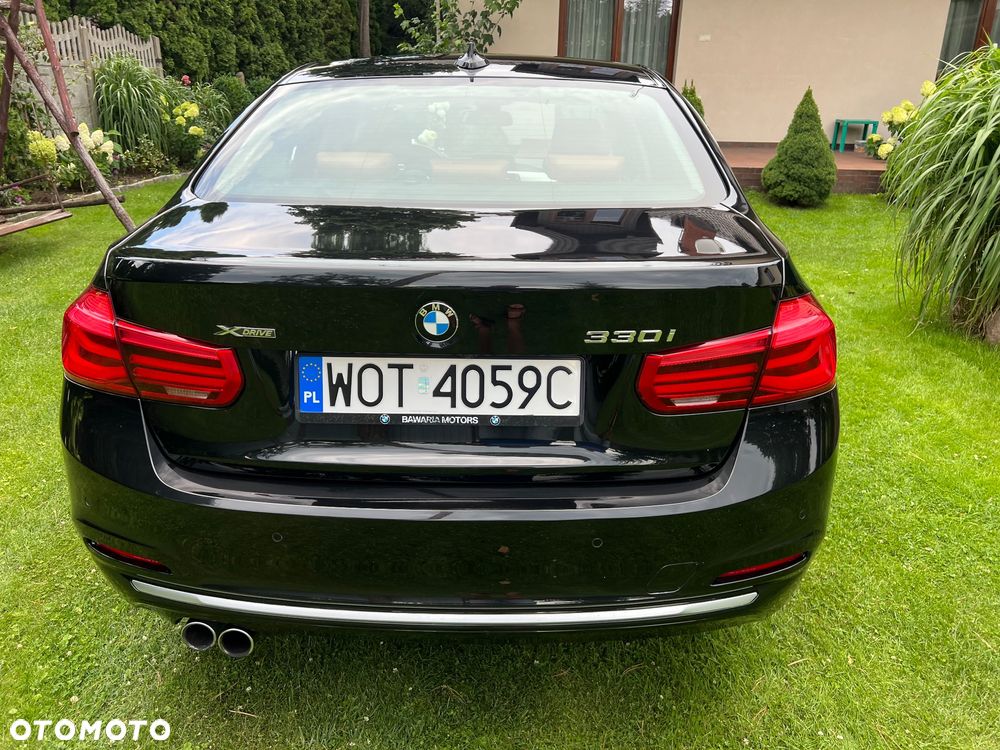 BMW Seria 3 330i xDrive Luxury Line - 5