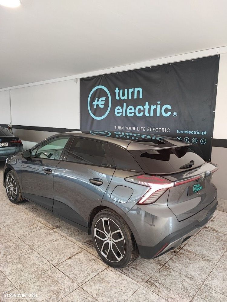 MG MG4 64 kWh Luxury - 3