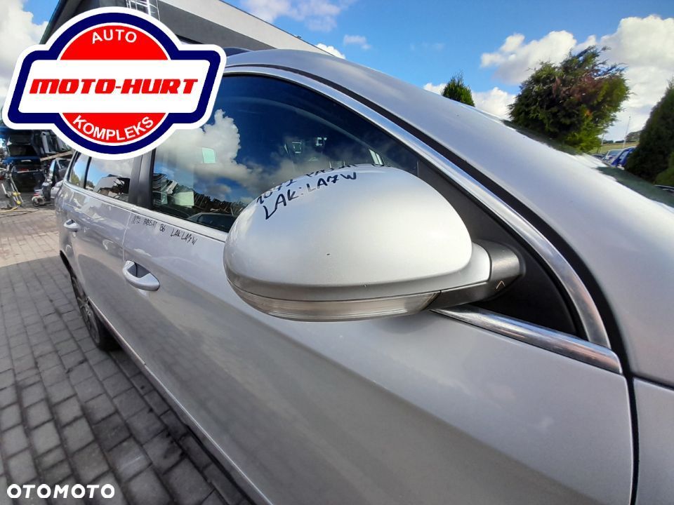 Lusterko Prawe Vw Passat B6 Kolor: LA7W - 1