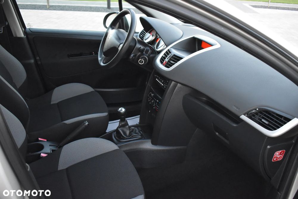 Peugeot 207 75 Urban Move - 22