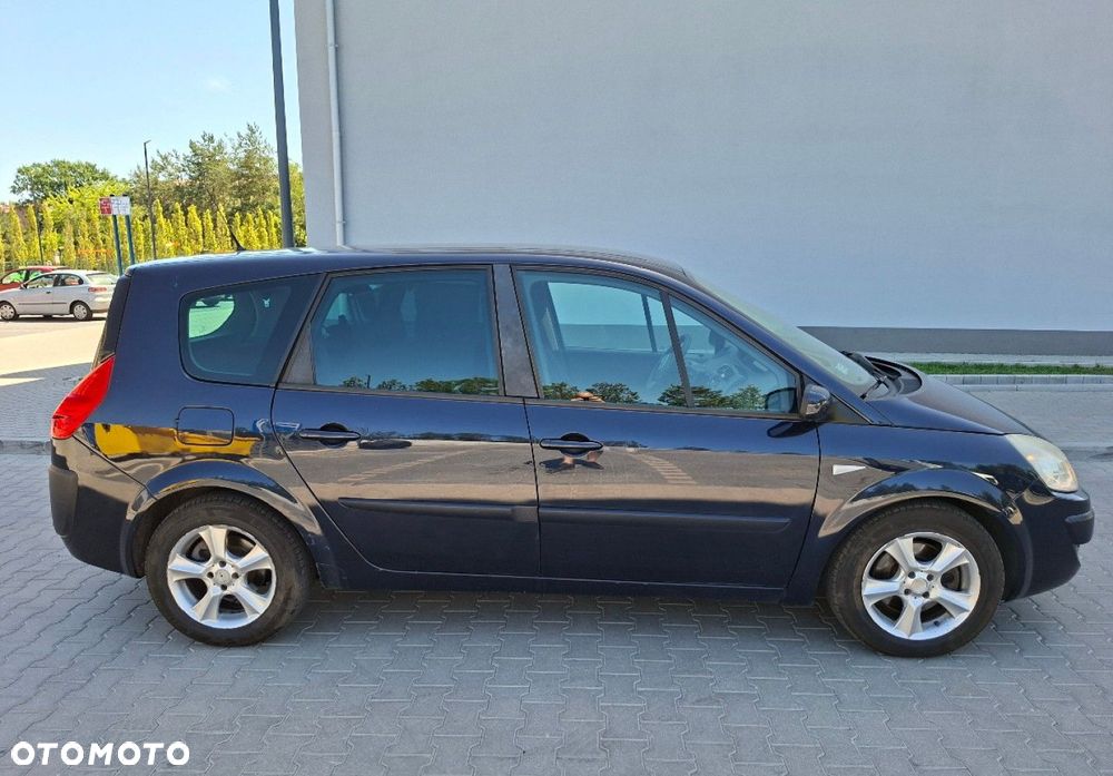 Renault Grand Scenic - 8