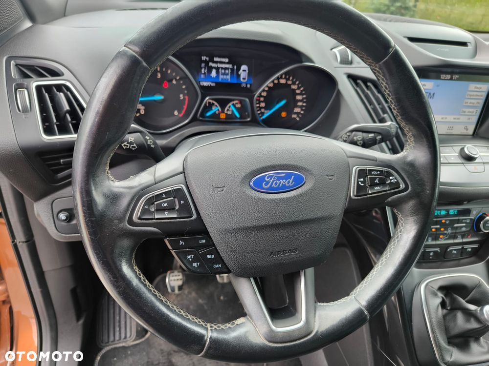 Ford Kuga 2.0 TDCi AWD ST-Line - 22