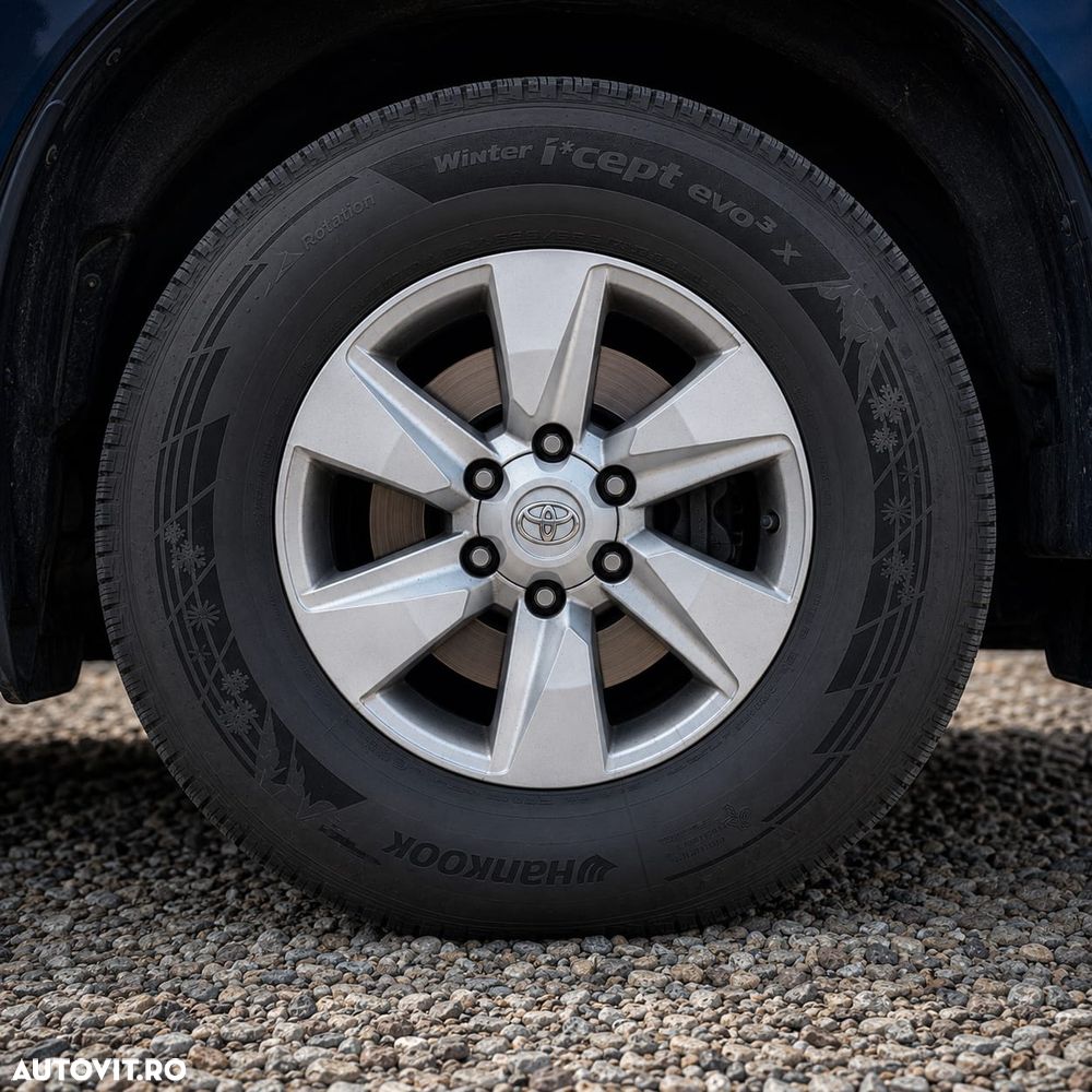 Toyota Land Cruiser 2.8l Turbo D-4D A/T Luxury - 3