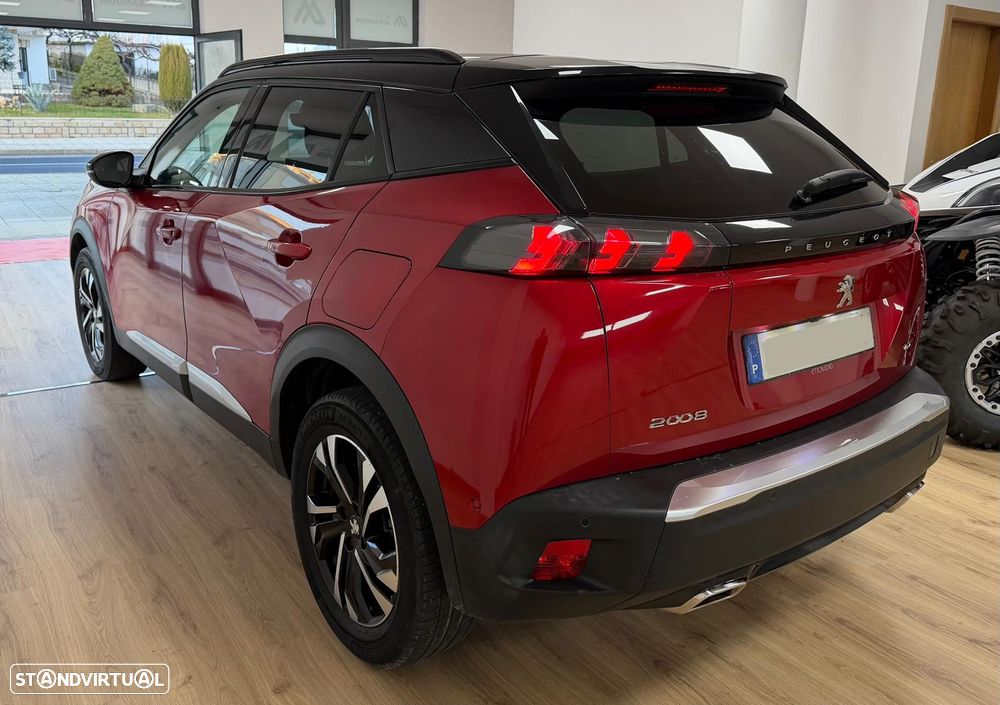 Peugeot 2008 PureTech 130 EAT8 GT - 4