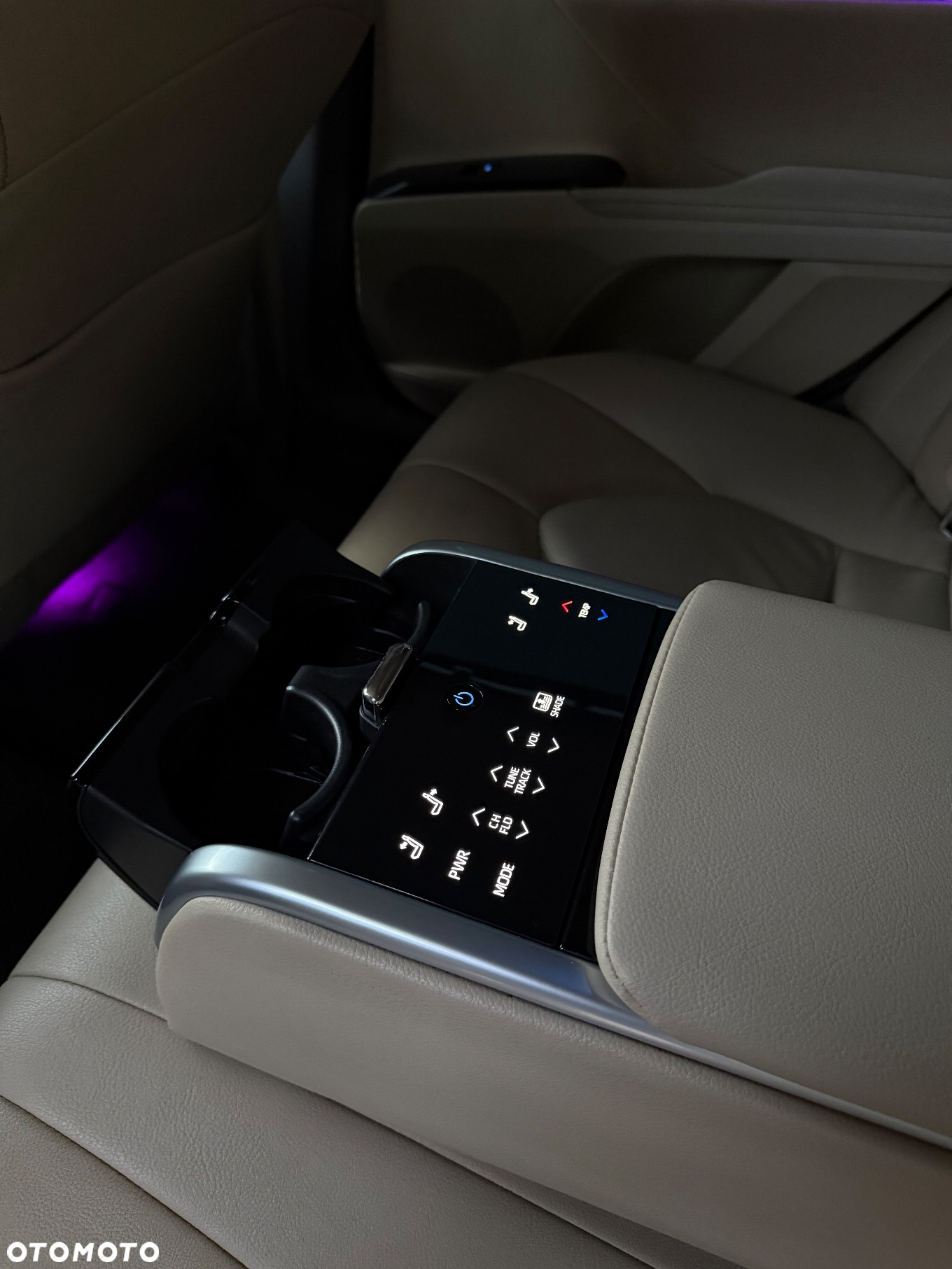 Toyota Camry - 13