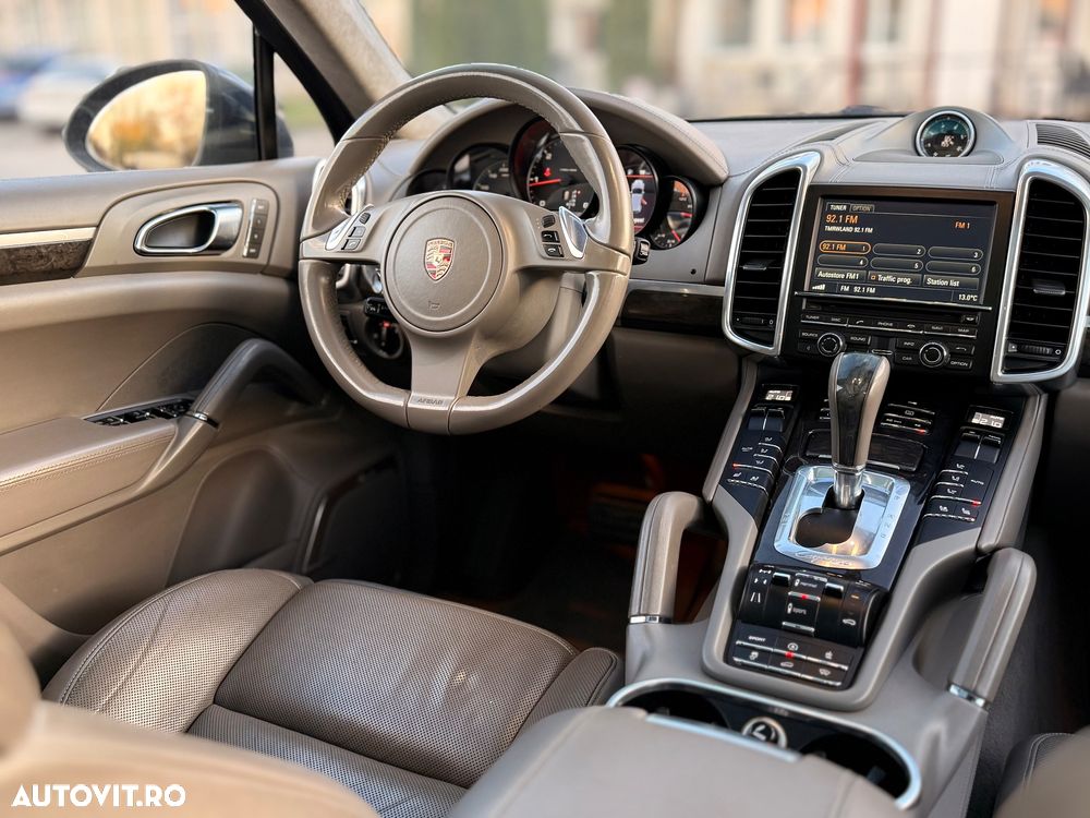 Porsche Cayenne 3.0 L V6 - 7