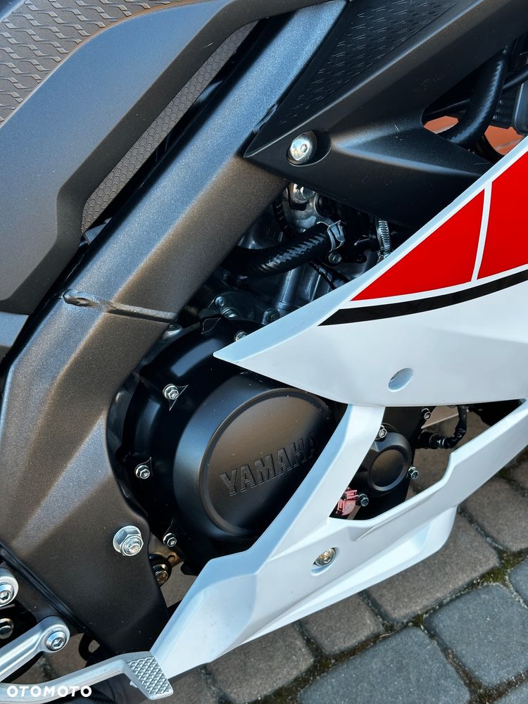 Yamaha YZF - 19