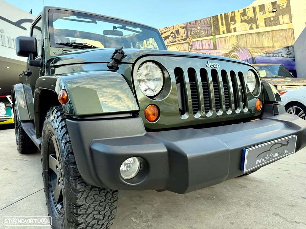 Jeep Wrangler 2.8 CRD ATX Sport - 33