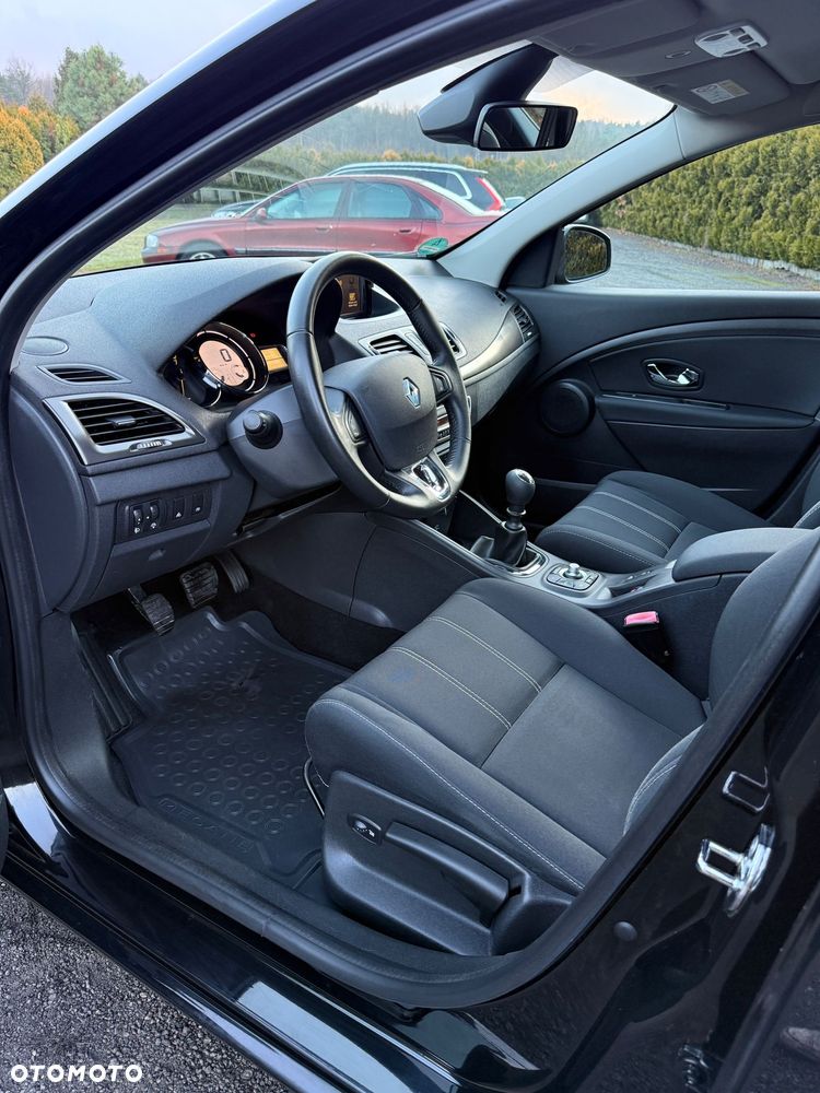 Renault Megane ENERGY TCe 130 LIMITED - 25