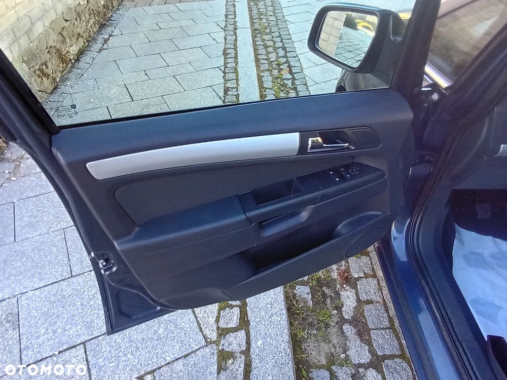 Opel Zafira - 32