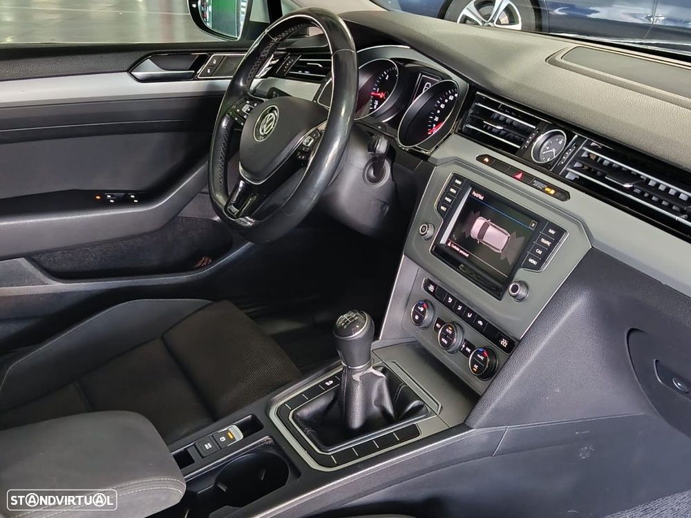 VW Passat Variant 1.6 TDI Confortline - 14