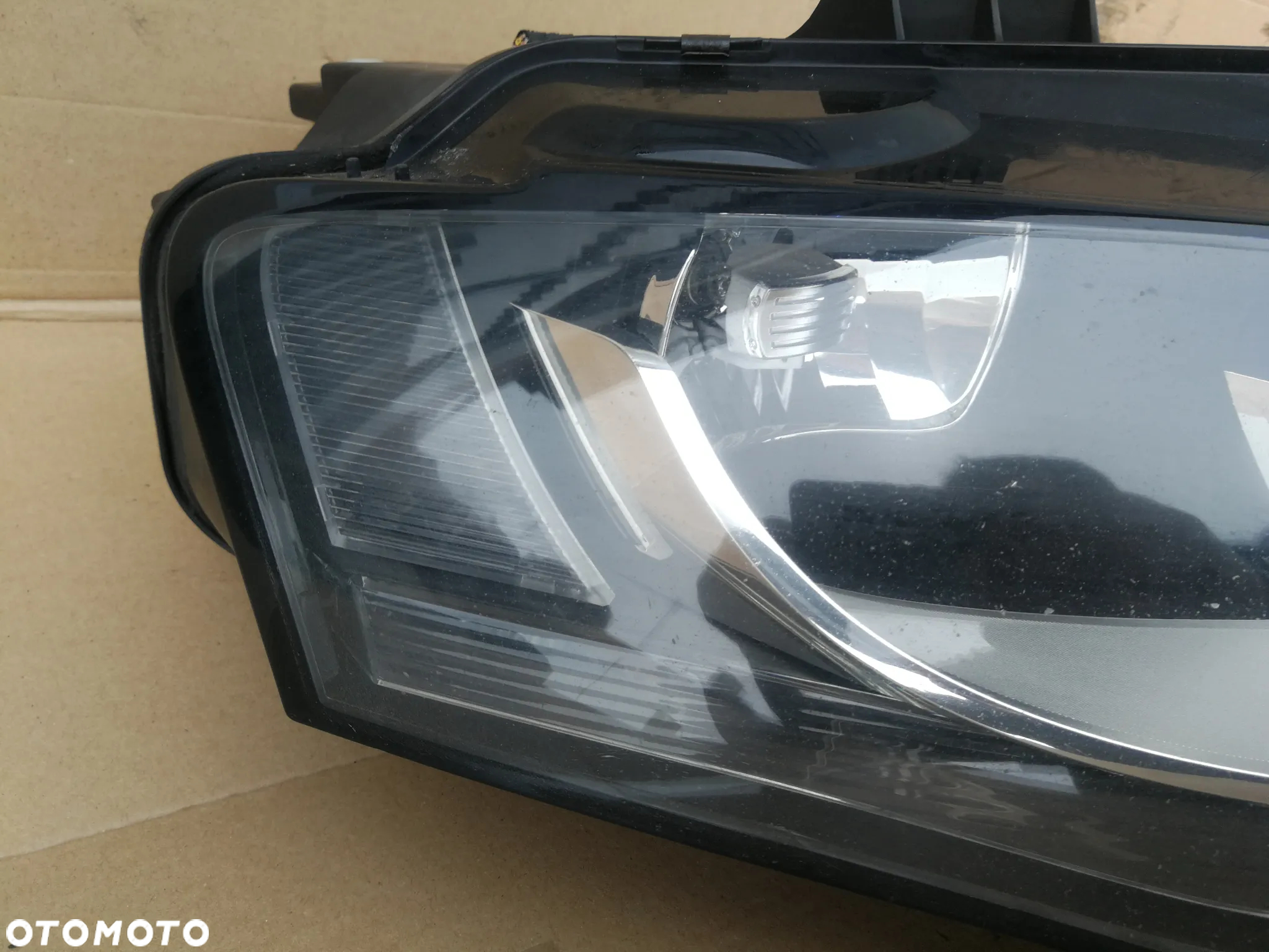Audi A4 B8 lampa prawy przód 8K0941004A - 5