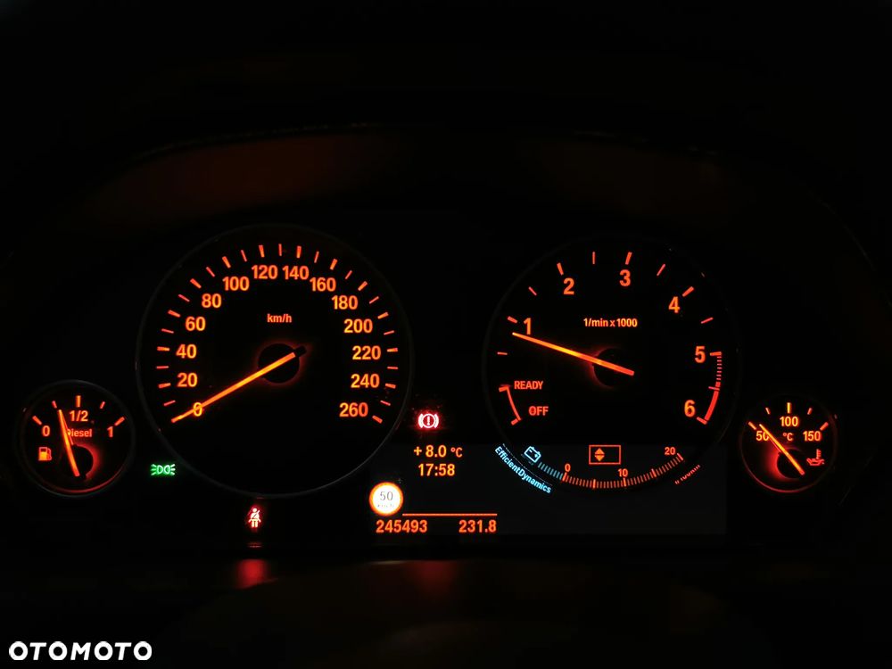 BMW Seria 3 320d Touring xDrive - 33