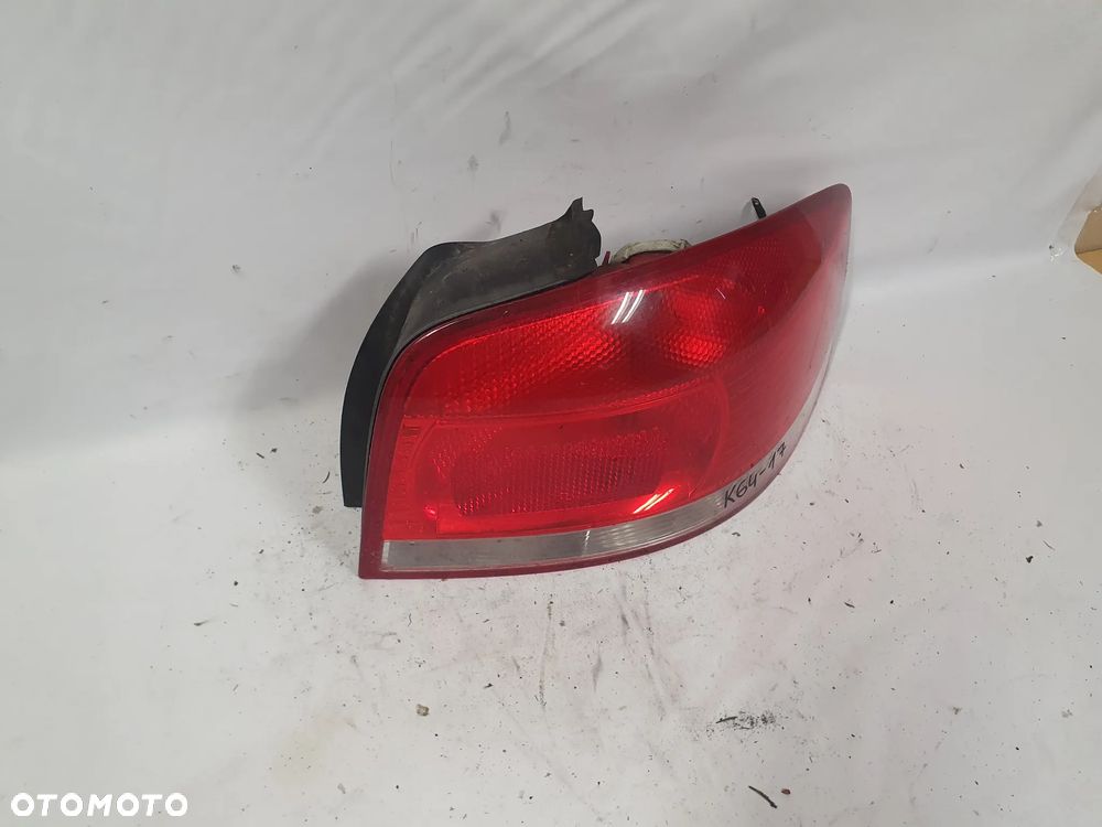 * LAMPA TYLNA PRAWA TYŁ PRAWO AUDI A3 8P 3D - 3