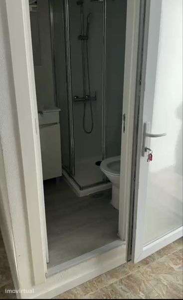 Arrendam-se 3 Apartamentos Novas  T1 em Camarate – Despesas Incluídas - Grande imagem: 4/4