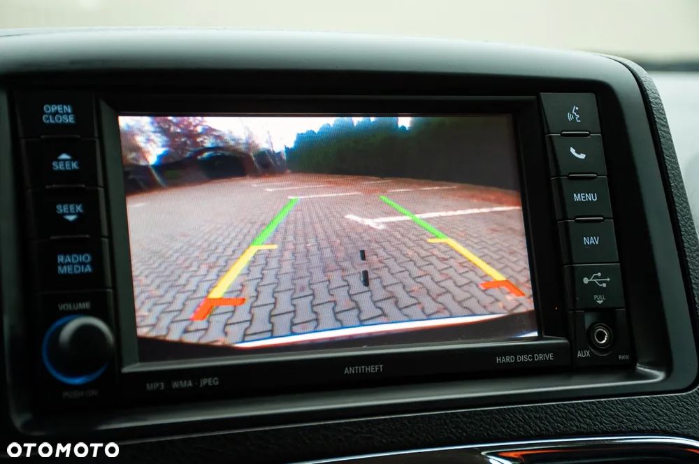 Lancia Voyager 3.6 Platinum - 23