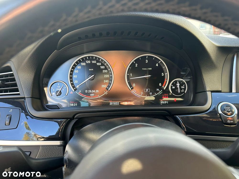 BMW Seria 5 530d xDrive - 15