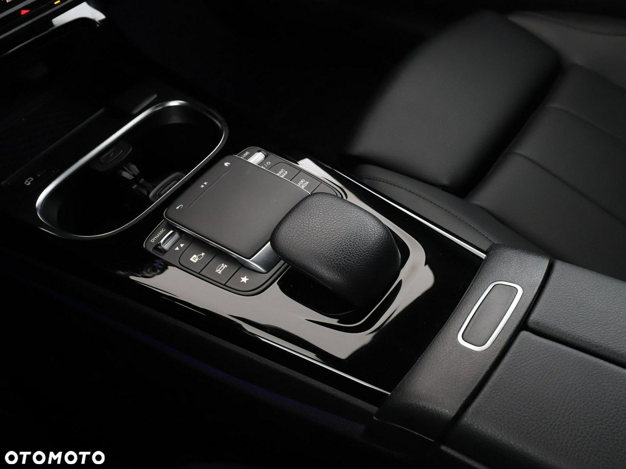 Mercedes-Benz Klasa A 250 E 8G-DCT - 32