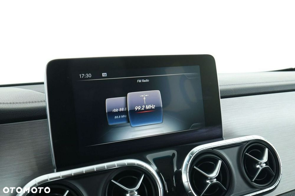 Mercedes-Benz Klasa X - 33