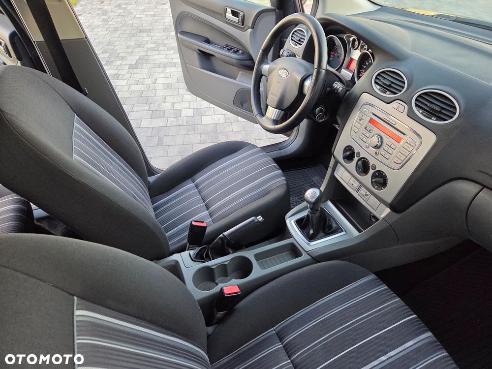 Ford Focus - 23
