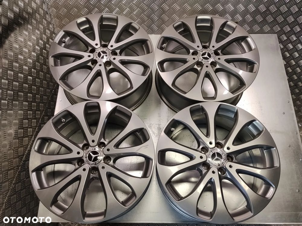 Felgi Mercedes GLC GLA GLB 8Jx18 et38 5x112 CZUJNIKI - 1