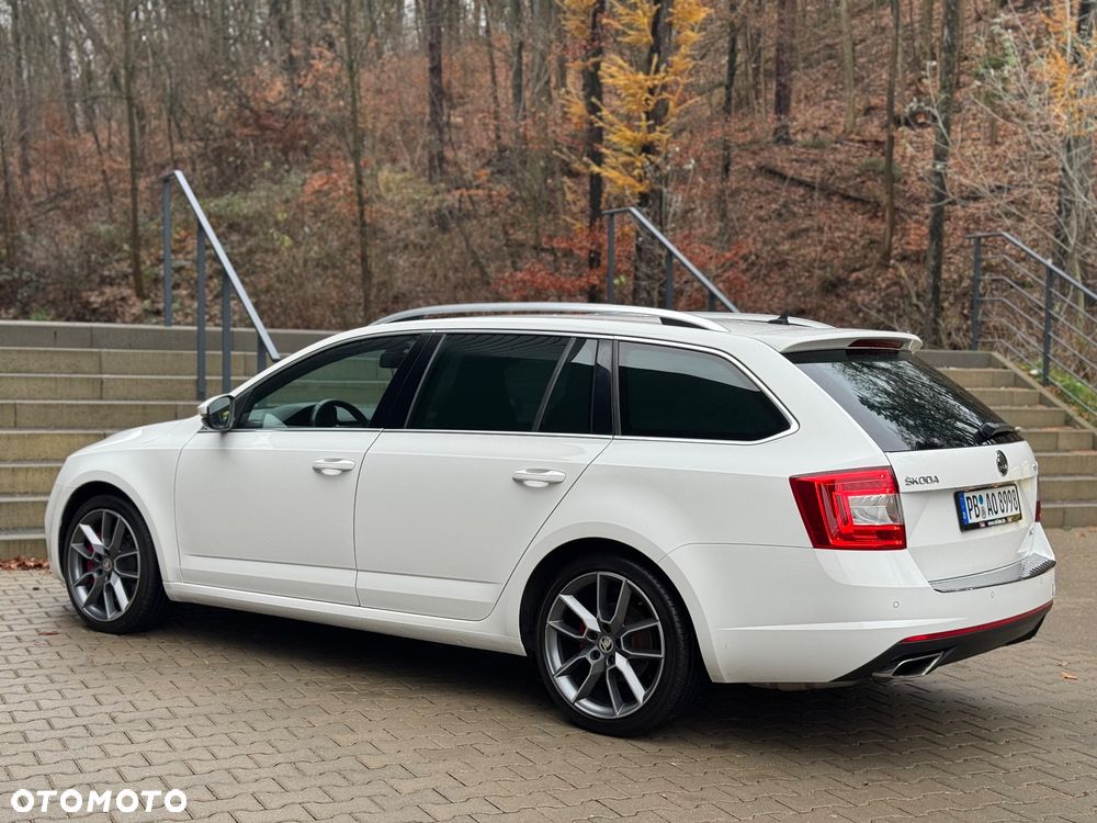 Skoda Octavia 2.0 TDI DSG RS - 16
