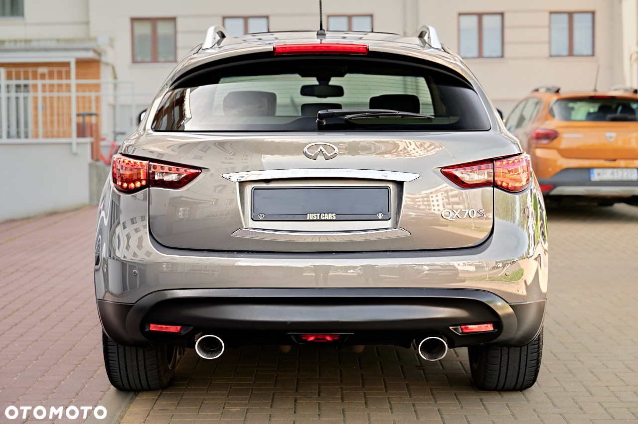 Infiniti QX70 3.0d S - 11