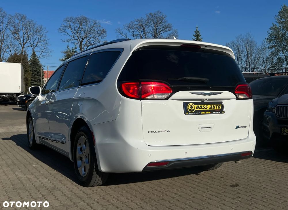 Chrysler Pacifica - 7