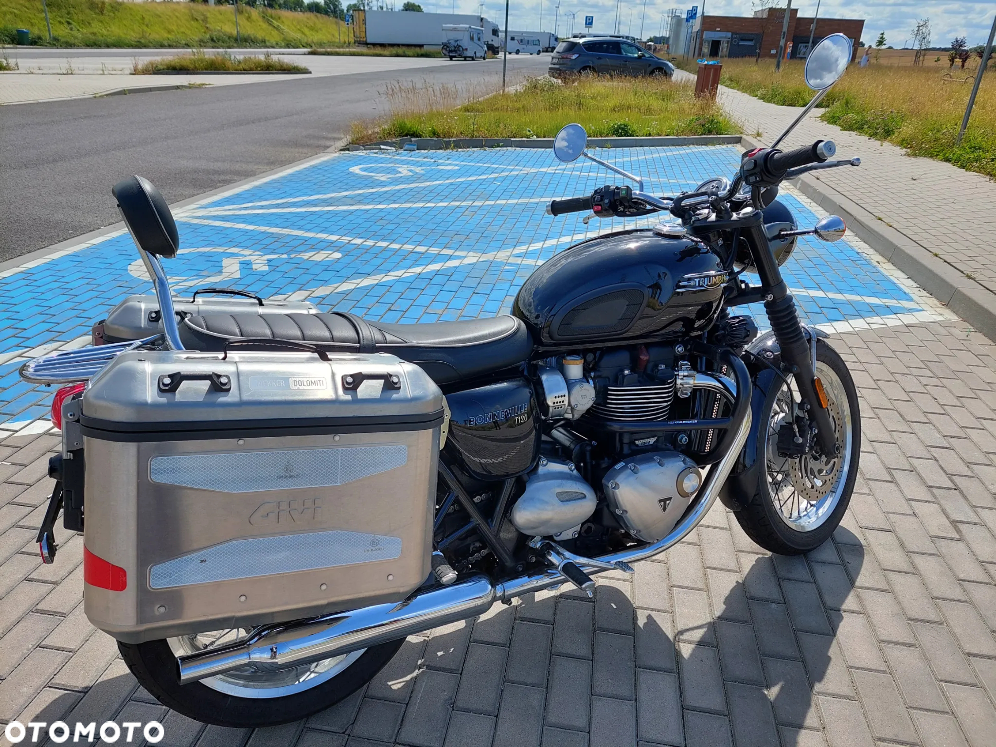 Triumph Bonneville - 5