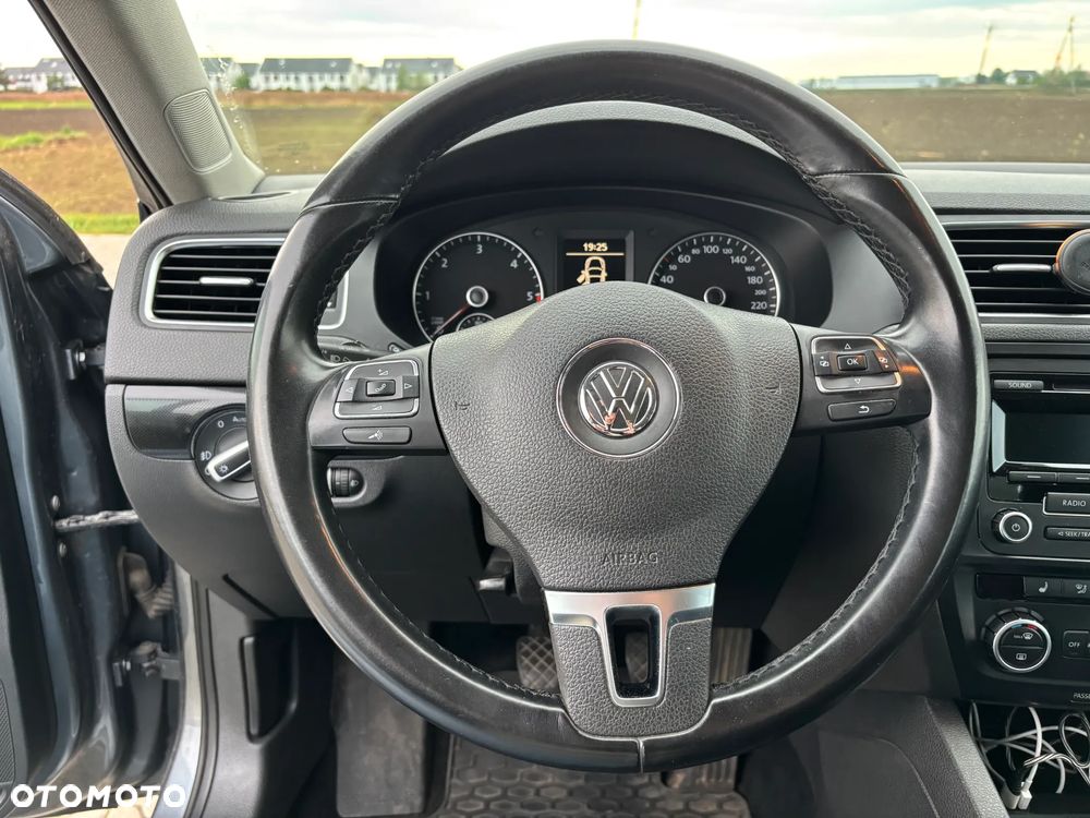 Volkswagen Jetta 1.6 TDI BMT Comfortline - 18