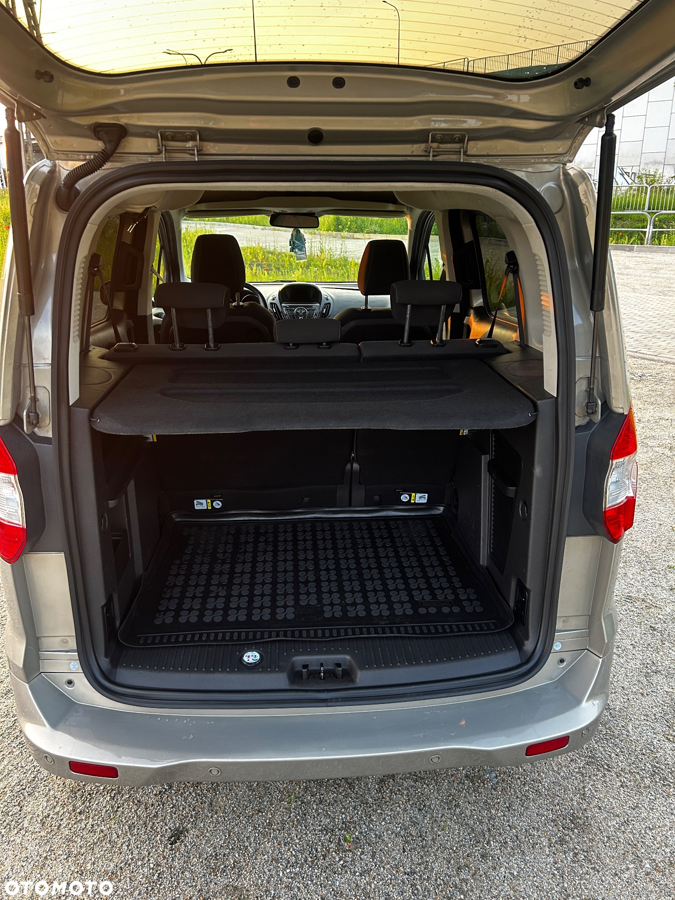 Ford Tourneo Courier 1.5 TDCi Trend - 15