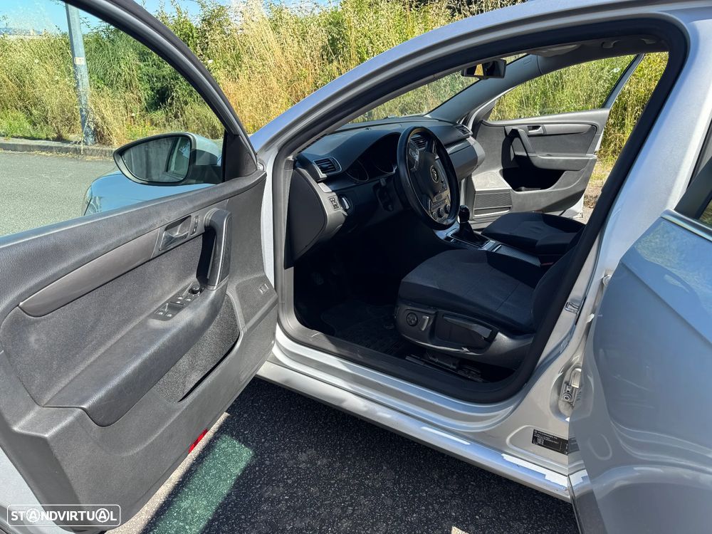 VW Passat Variant 1.6 TDI BlueMotion Comfortline - 8