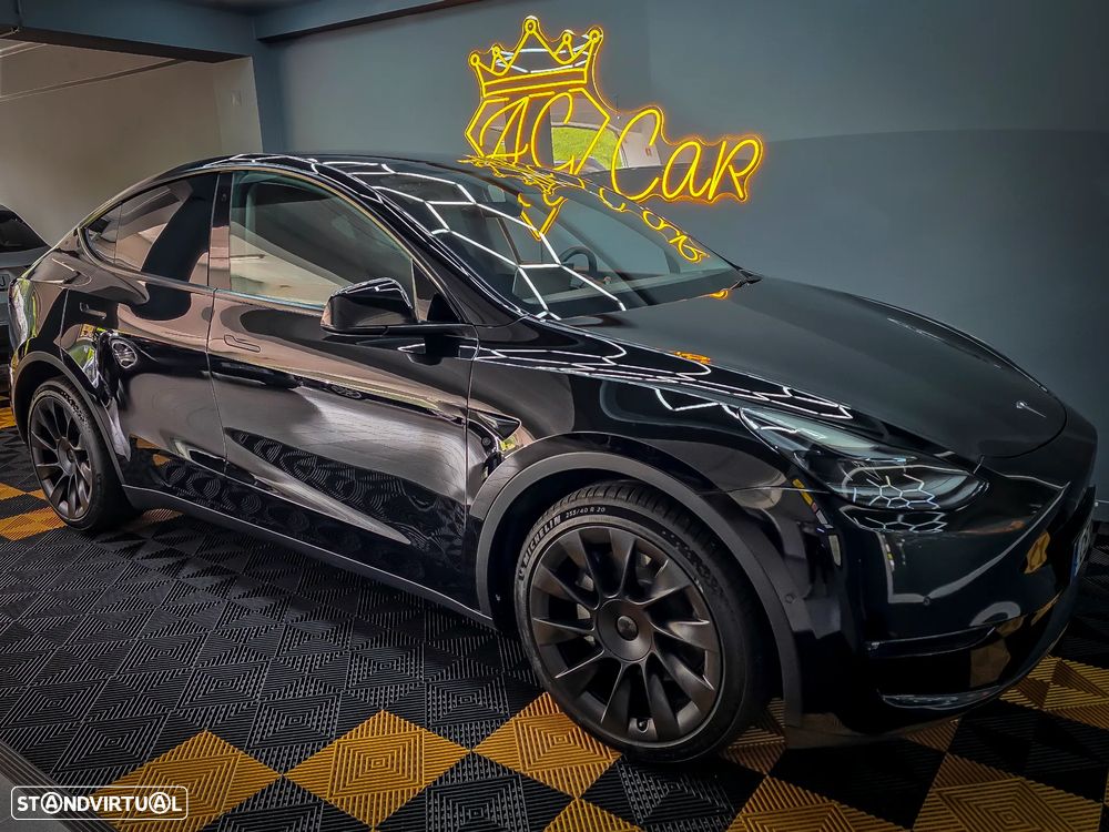 Tesla Model Y Long Range Dual Motor AWD - 9