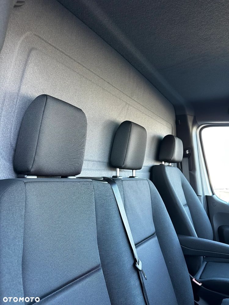 Mercedes-Benz Sprinter - 21