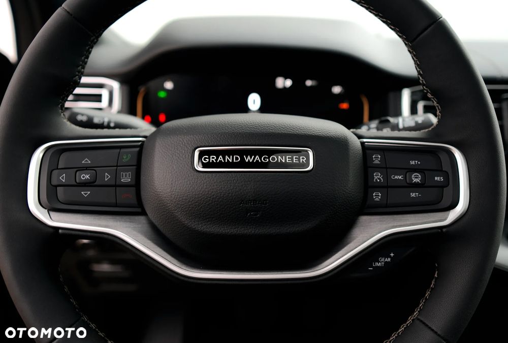 Jeep Grand Wagoneer - 25