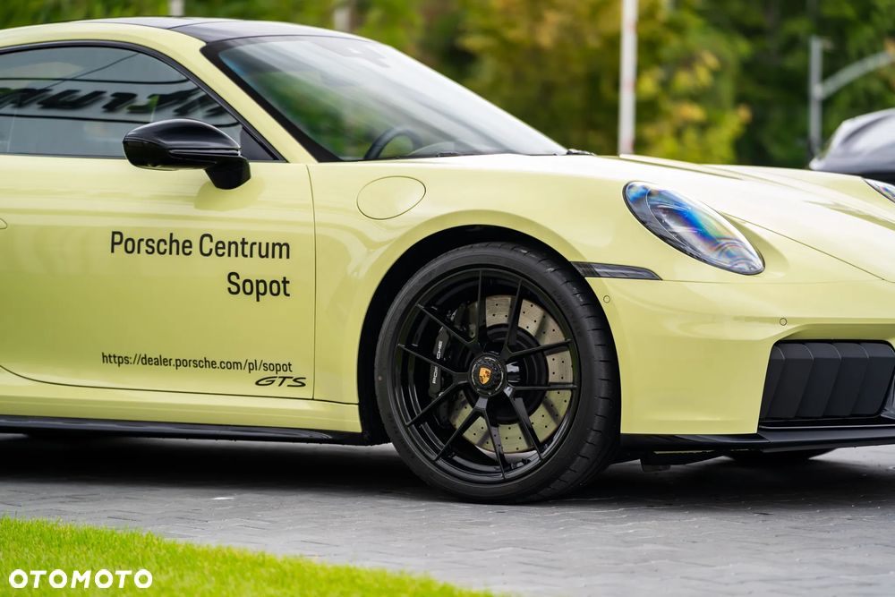 Porsche 911 Carrera T-Hybrid 4 GTS - 8