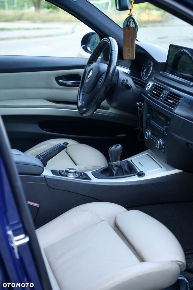 BMW Seria 3 318i - 2