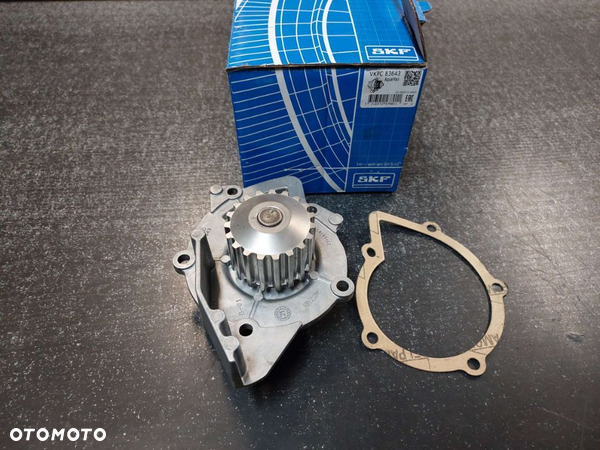 Pompa cieczy chłodzącej pasuje do: VOLVO C30, C70 II, S40 II, S80 II, V50, V70 III; CITROEN C4,