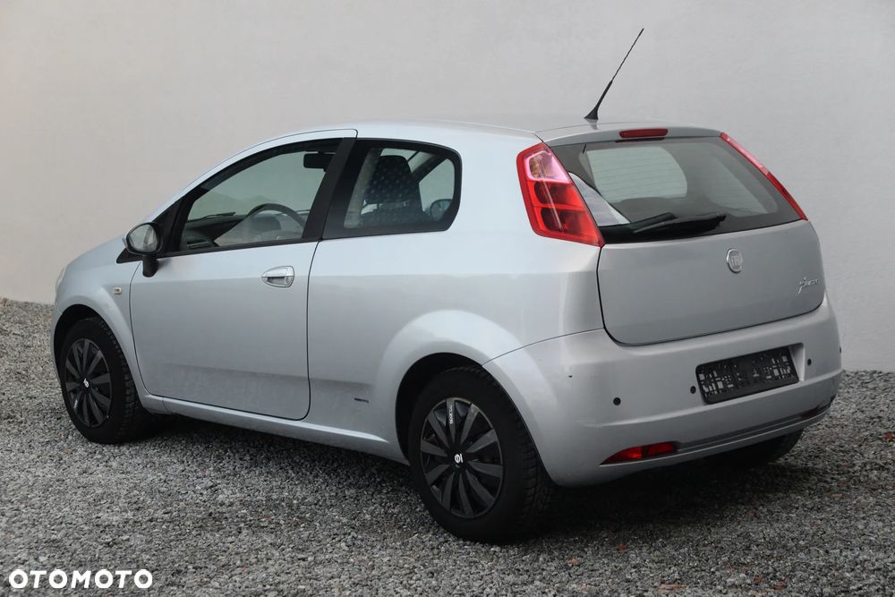 Fiat Punto 1.4 16V Dynamic - 14