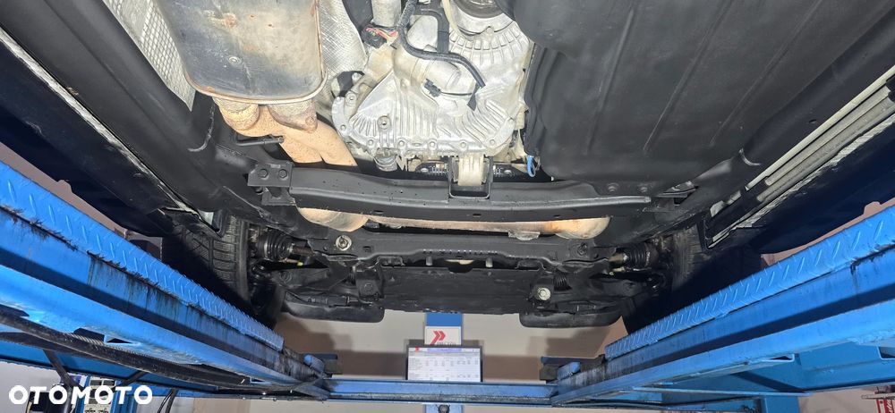 Land Rover Discovery - 4