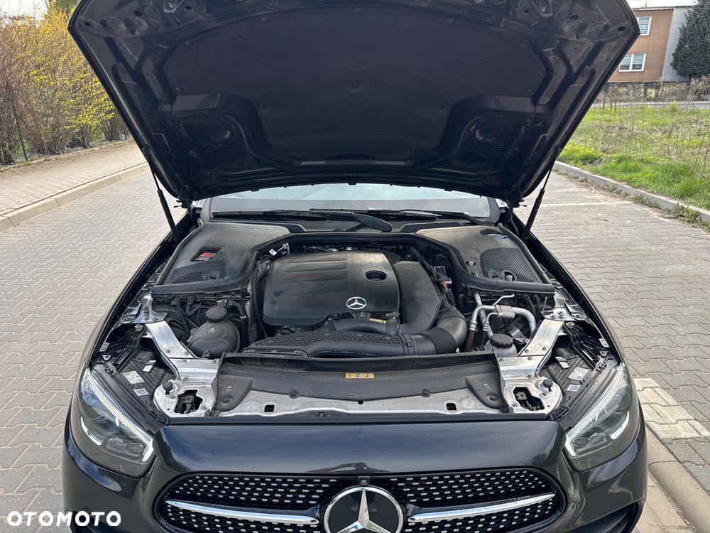 Mercedes-Benz Klasa E 200 4-Matic AMG - 37