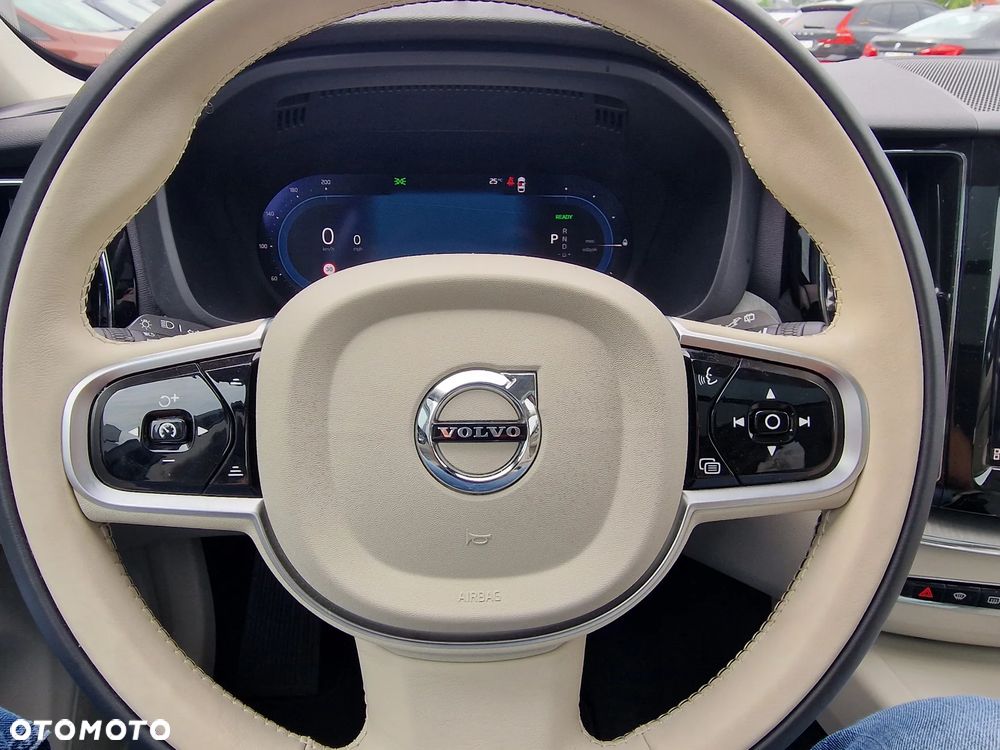 Volvo XC 60 T8 AWD Recharge Plus Bright - 26