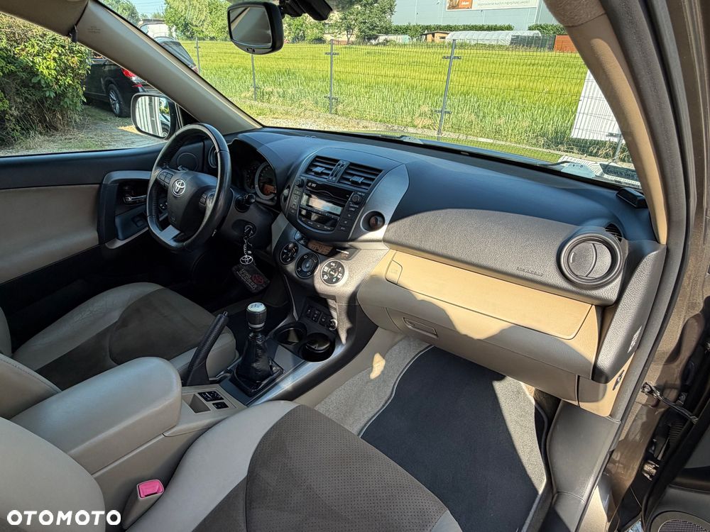 Toyota RAV4 - 21