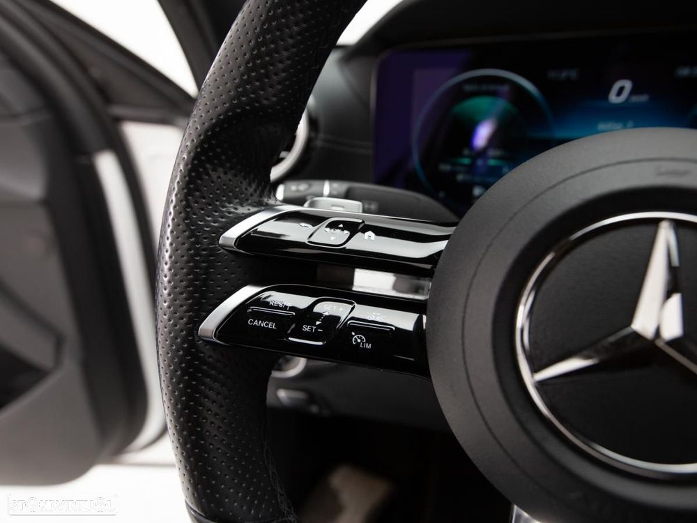 Mercedes-Benz E 300 de AMG Line - 22