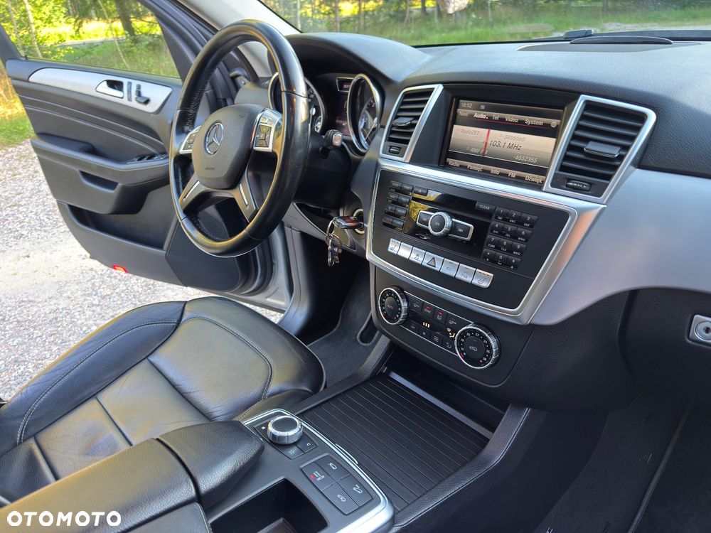 Mercedes-Benz ML - 28