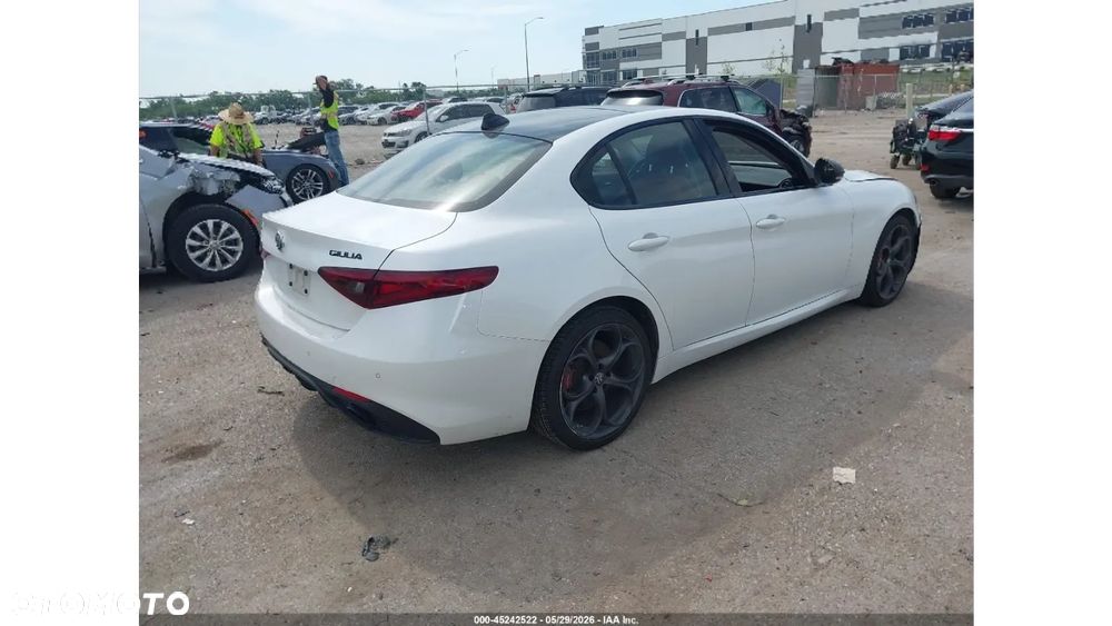 Alfa Romeo Giulia 2.0 Turbo TI Q4 - 4