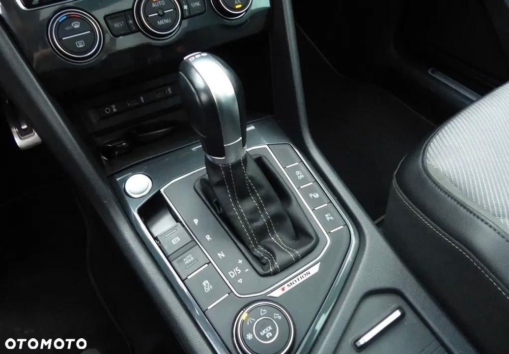 Volkswagen Tiguan - 8
