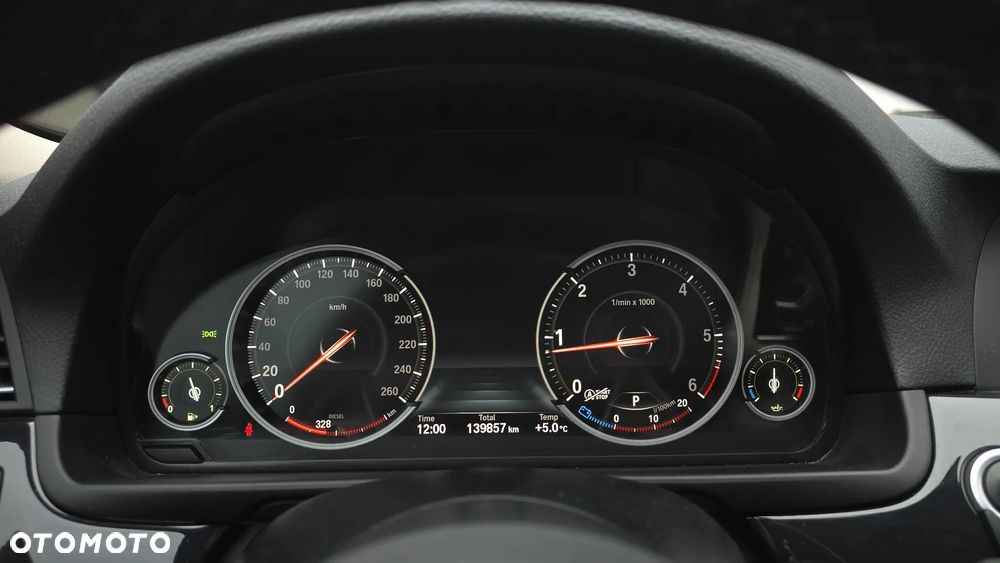 BMW Seria 5 525d xDrive Luxury Line - 30