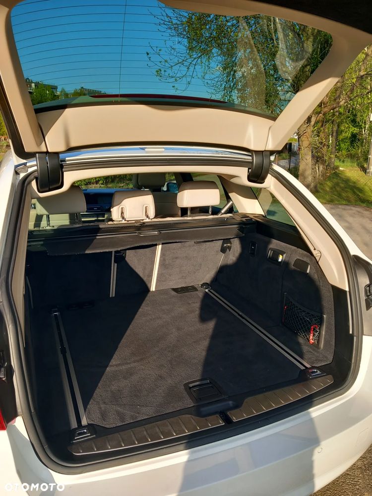 BMW Seria 5 523i - 22
